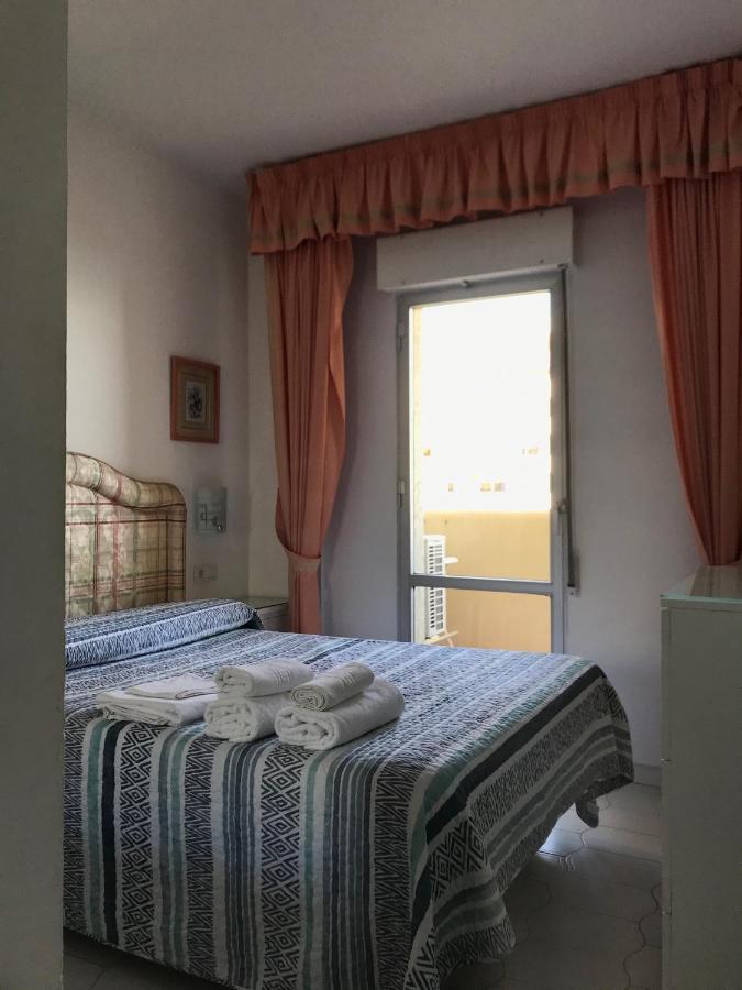 Estudios Y Apartamentos Benal Beach Benalmádena Exteriör bild